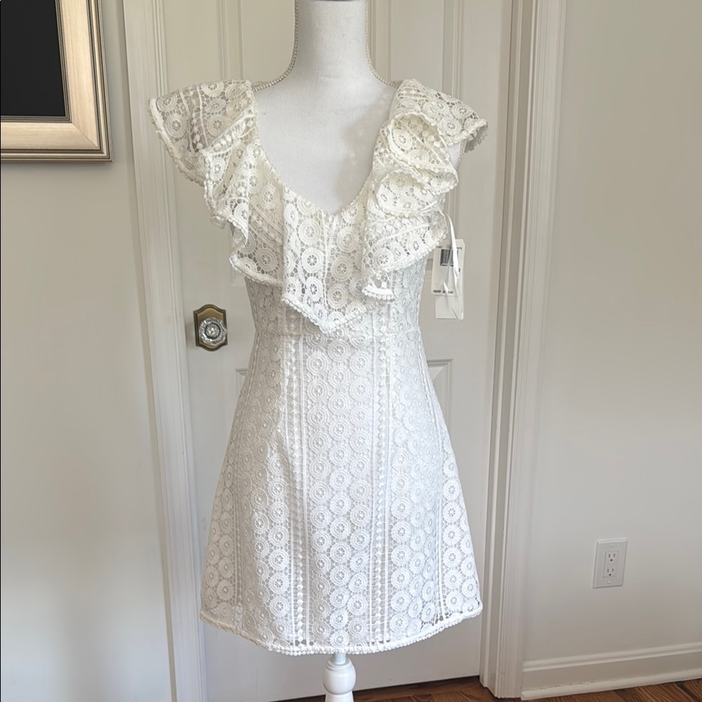 Elegant White Lace Dress